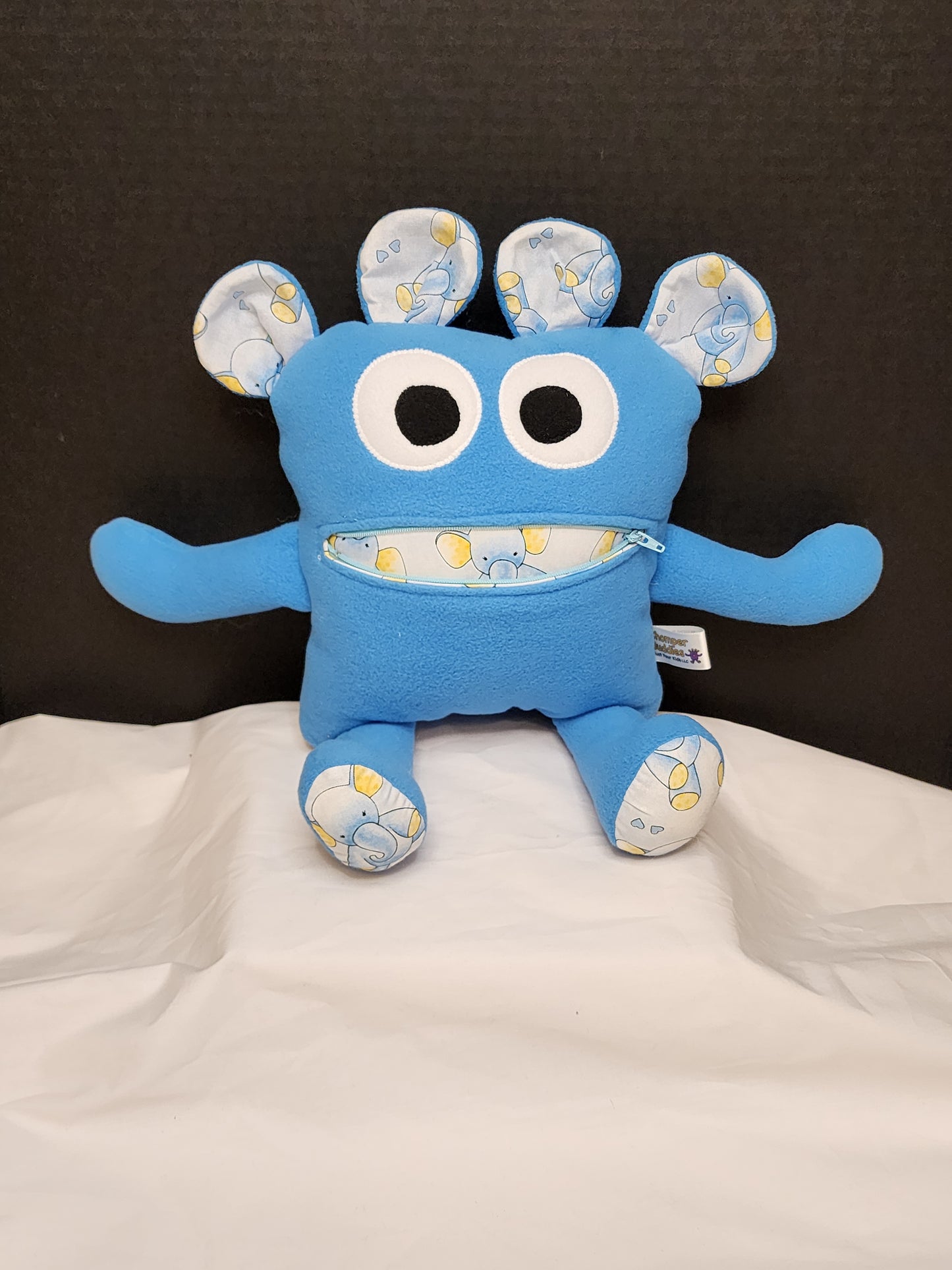 Chomper Buddy Blue with lite blue elephants 14"