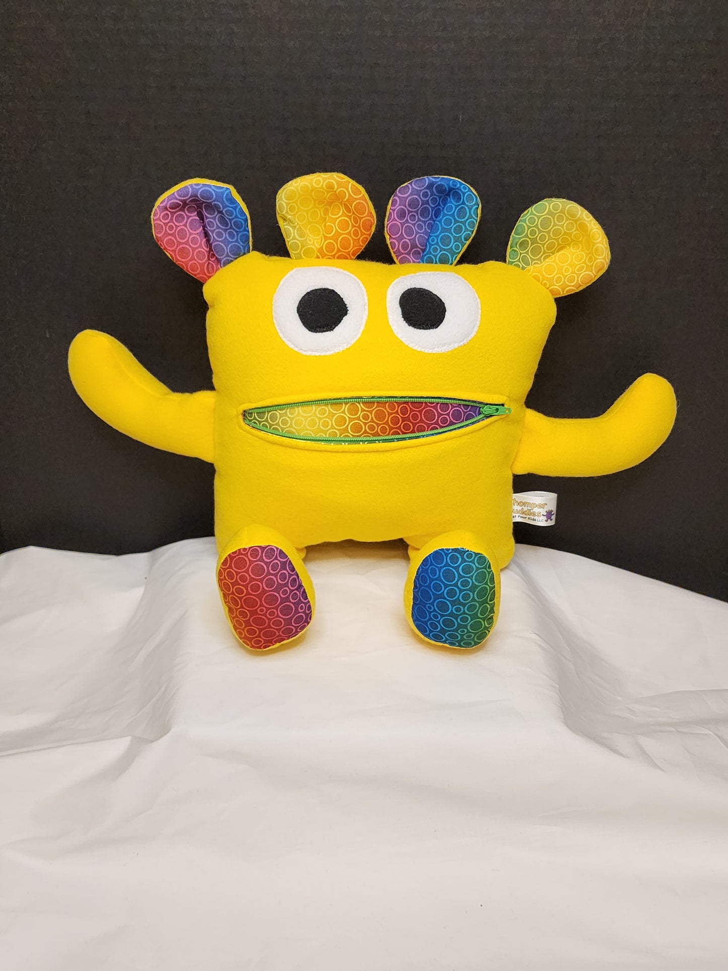 Chomper Buddy Yellow with rainbow bubbles 14"