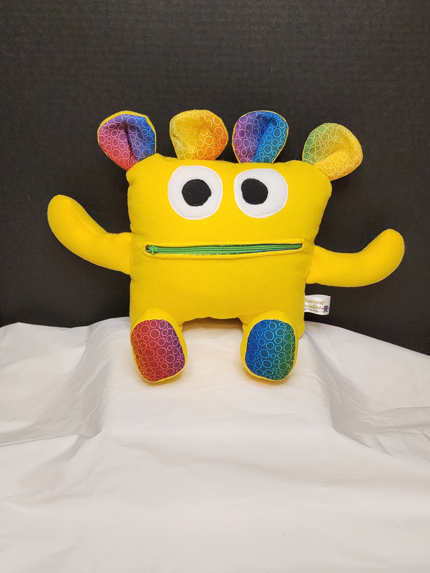 Chomper Buddy Yellow with rainbow bubbles 14"