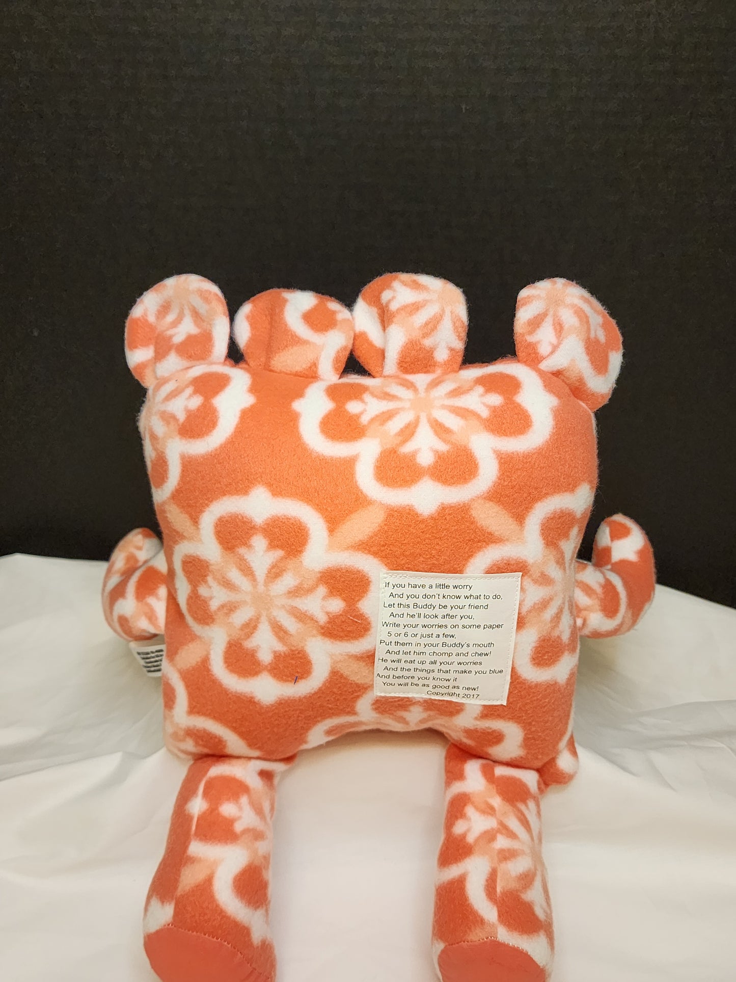 Chomper Buddy Peach and white 14"