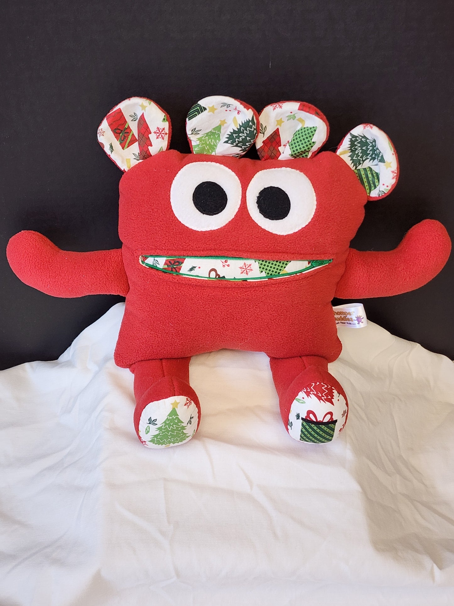 Chomper Buddy Red Fleece with Trees lining 14"
