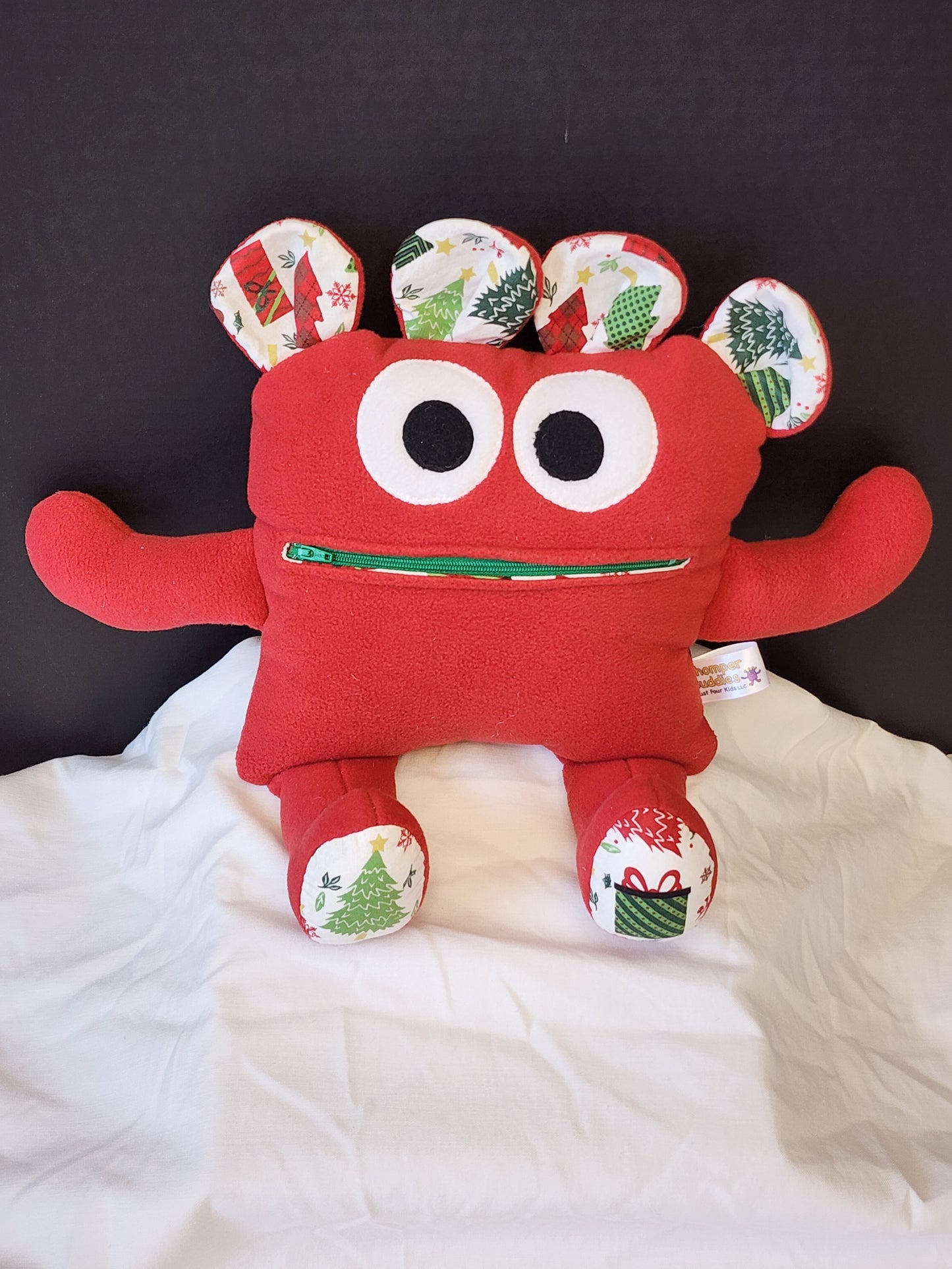 Chomper Buddy Red Fleece with Trees lining 14"