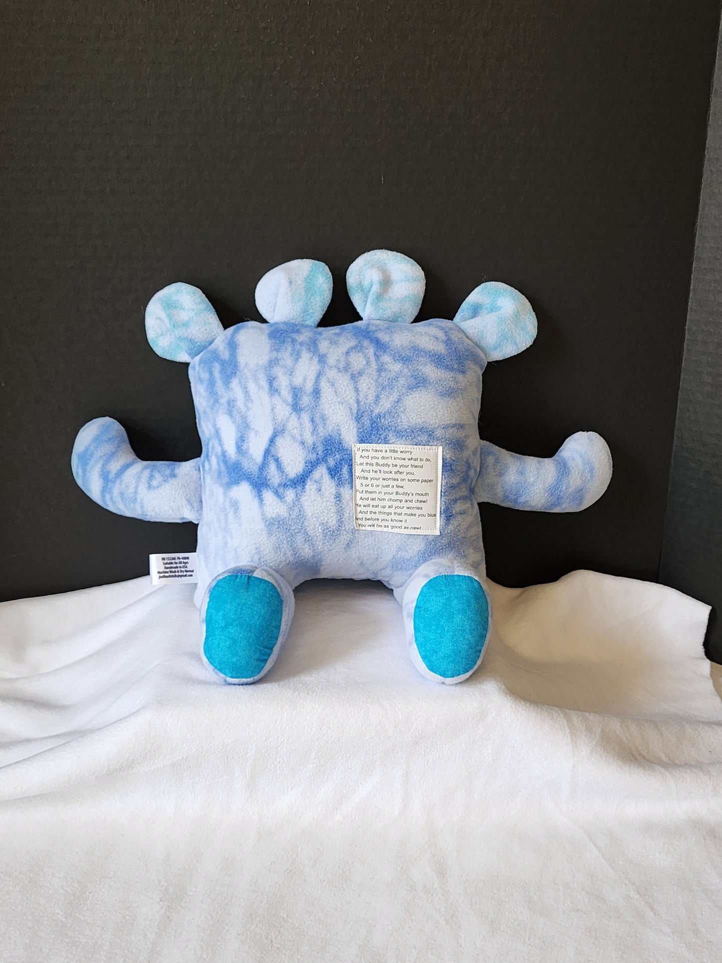 Chomper Buddy 14" Blue cloud with bright turquoise lining