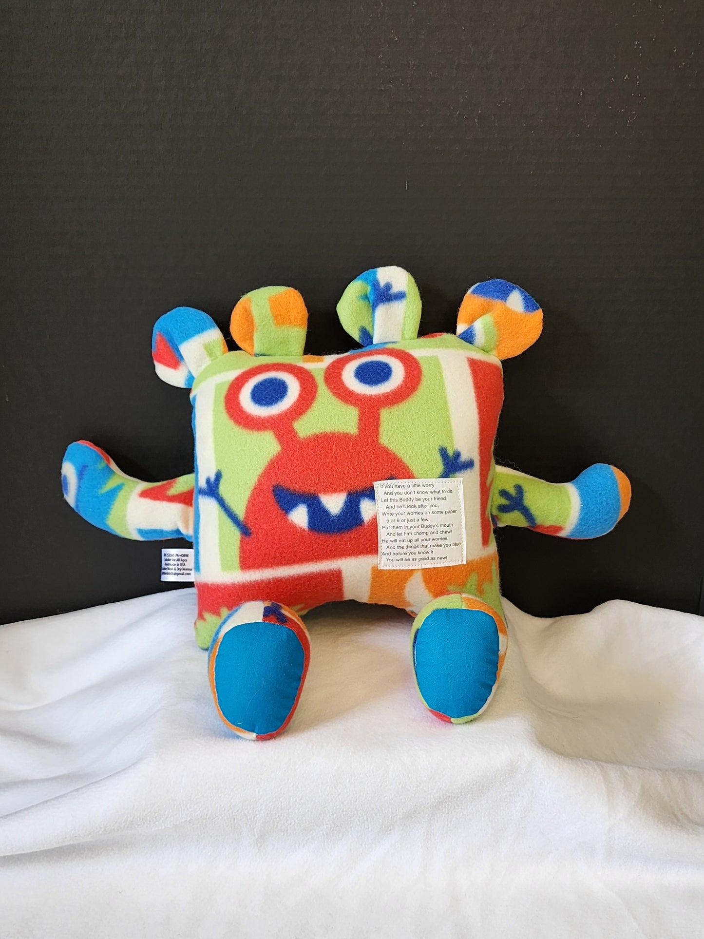 Chomper Buddy 14" Monstre fleece with bright blue lining