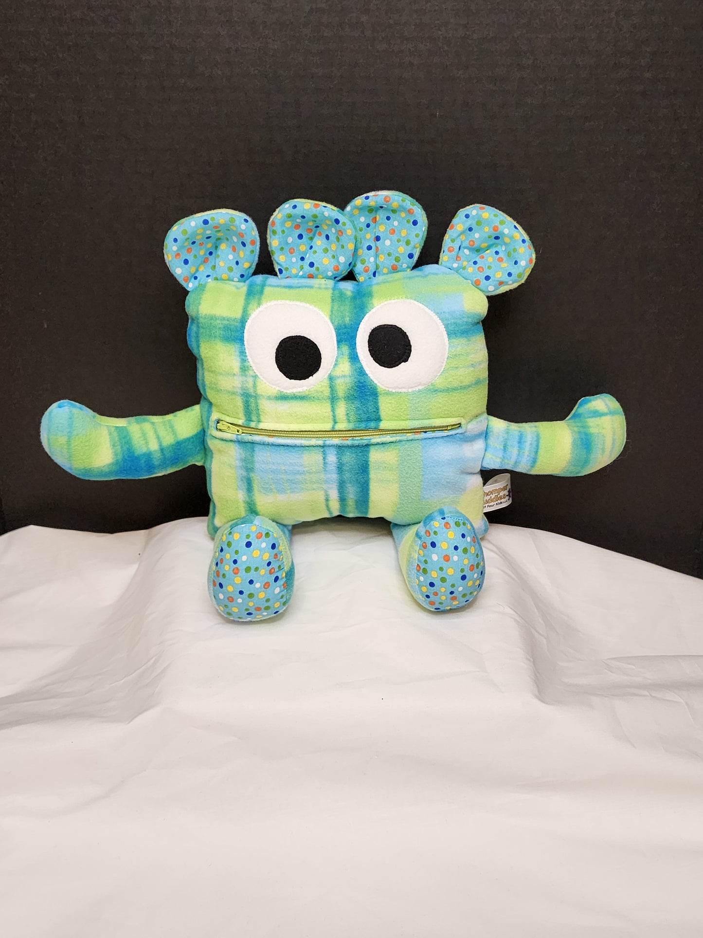 Chomper Buddy  Green/blue plaid with dots 14"