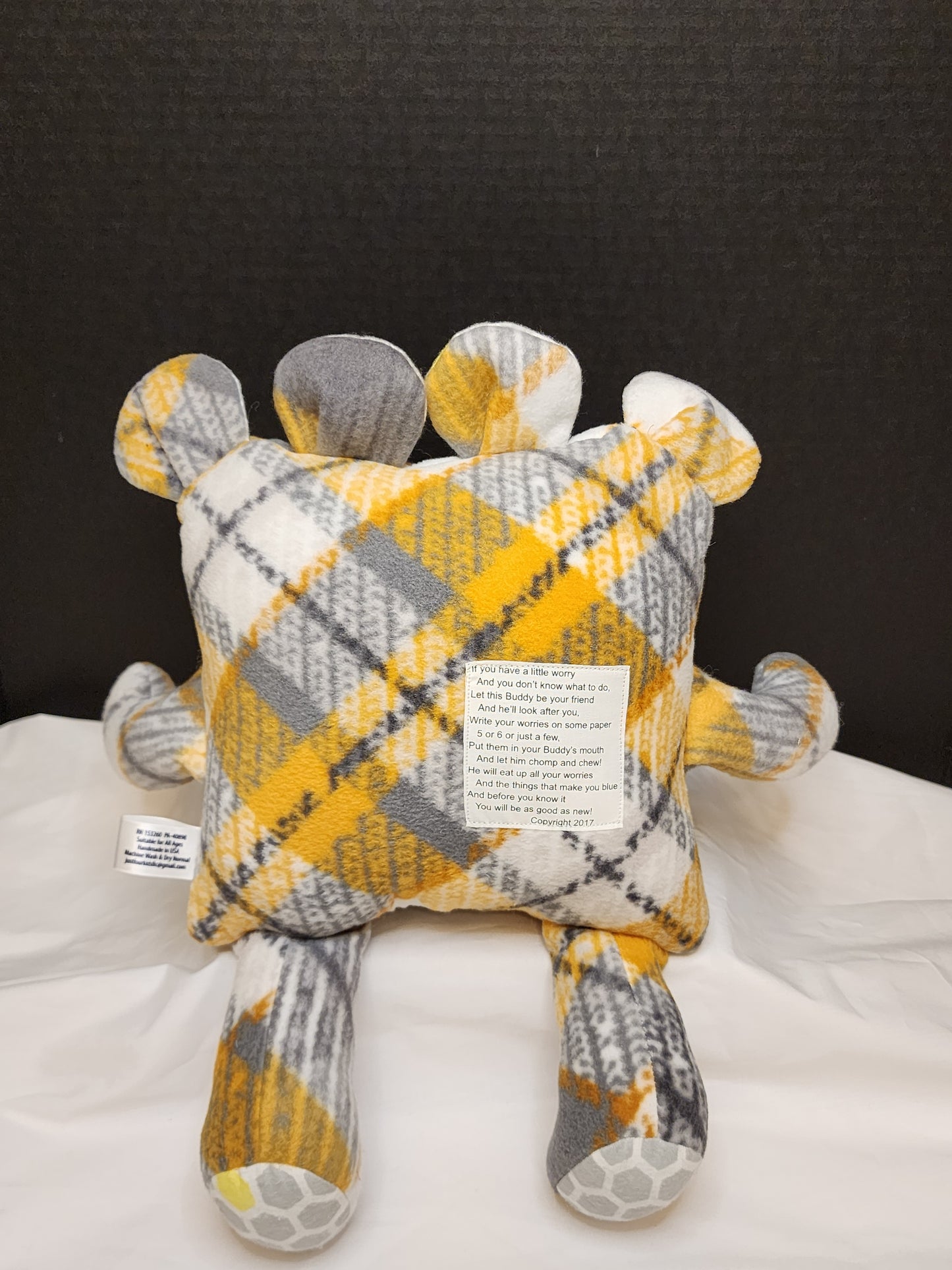 Chomper Buddy  Plaid with honey comb 14"