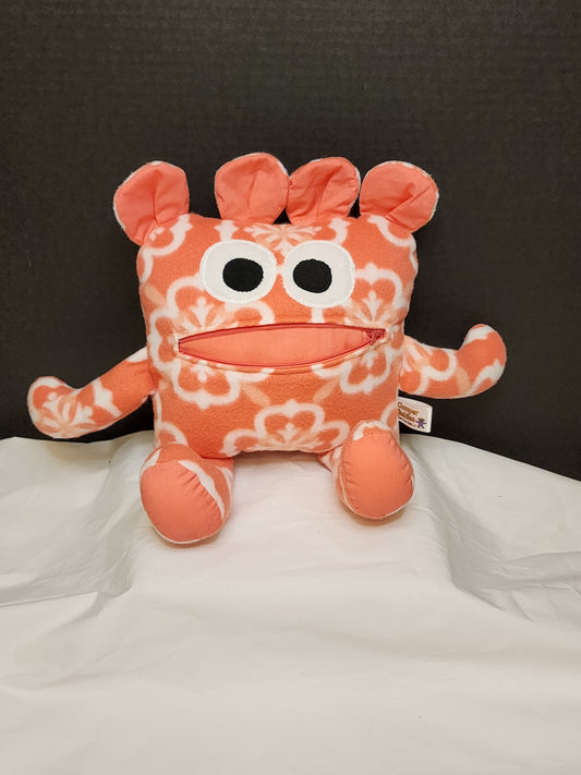Chomper Buddy Peach and white 14"