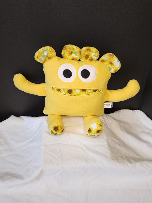 Chomper Buddy Yellow Fleece with sunflower lining 14"