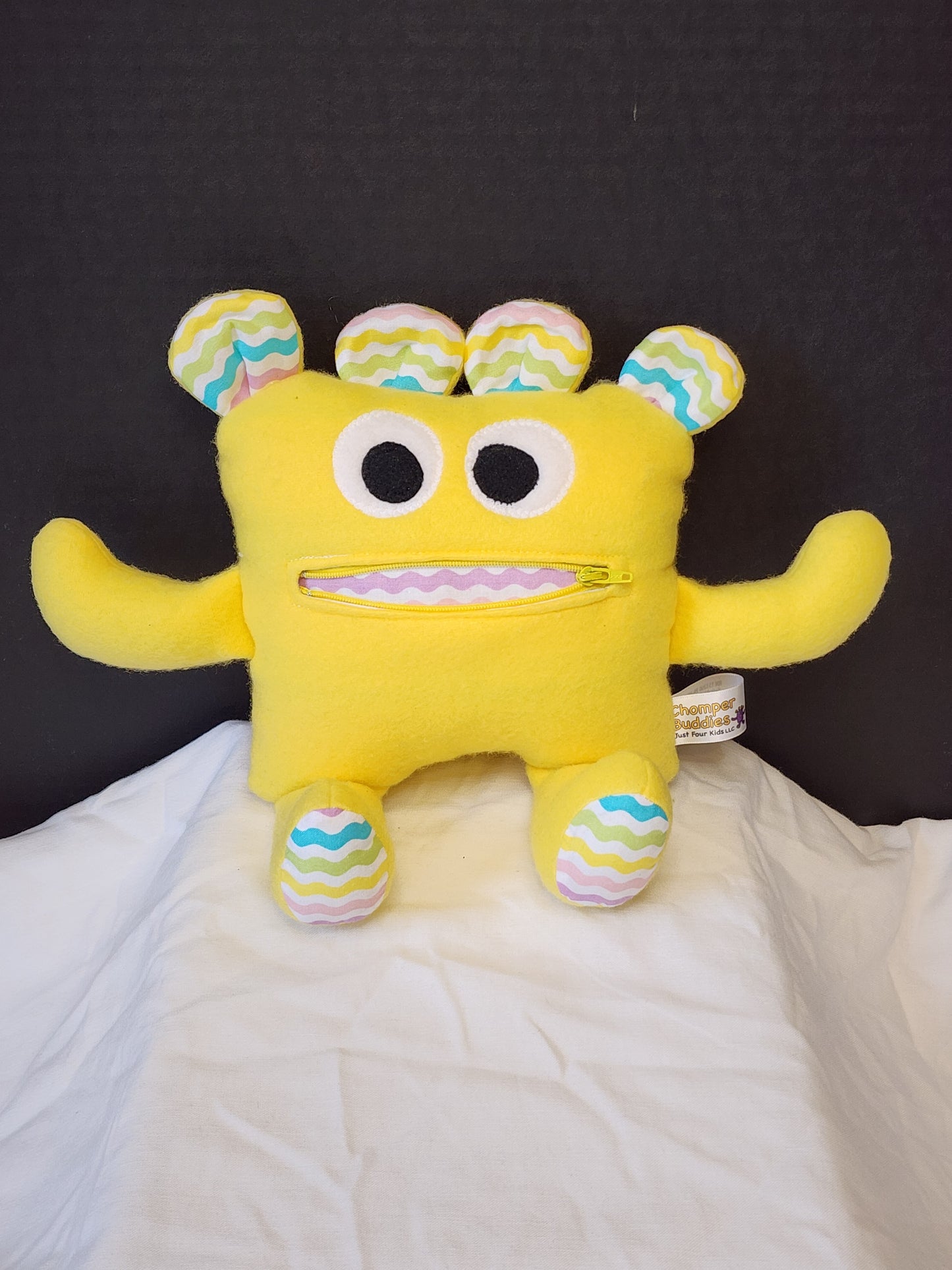 Chomper Buddy 11" yellow fleece with pastel squiggly lines