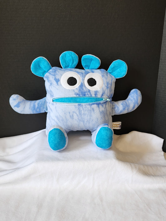 Chomper Buddy 14" Blue cloud with bright turquoise lining