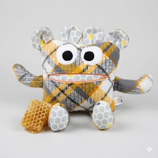 Chomper Buddy  Plaid with honey comb 14"
