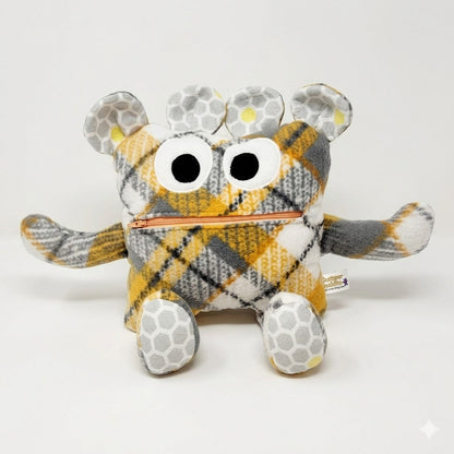 Chomper Buddy  Plaid with honey comb 14"